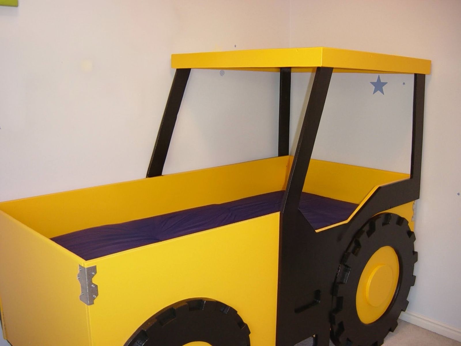 Twin John Deere tractor bed