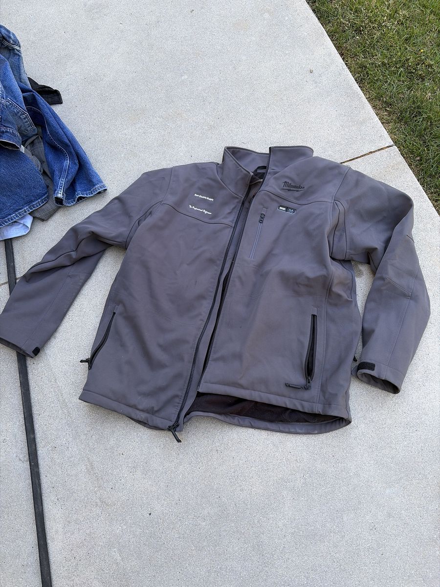 Milwaukee Men's 2XL M12 Heated Jacket