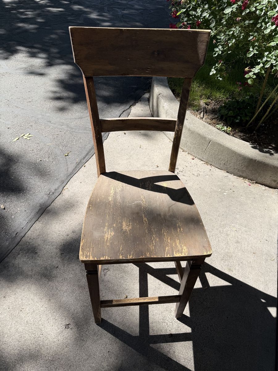 Wooden Chair (Free)