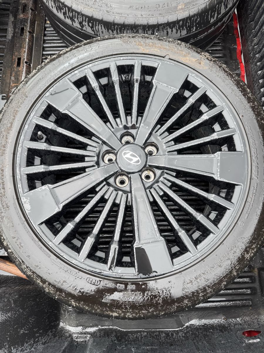 2025 Hyundai Santa Fe wheels 5x114.3