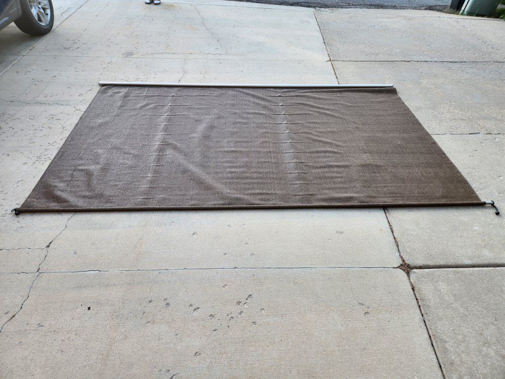 Collarbone Cordless Sun Shade Brown Mesh Wand