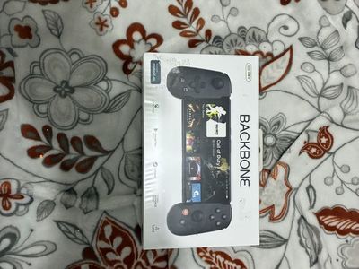 Backbone One Mobile Gaming Controller for Android/iPhone USB-C - Brand New, Sealed