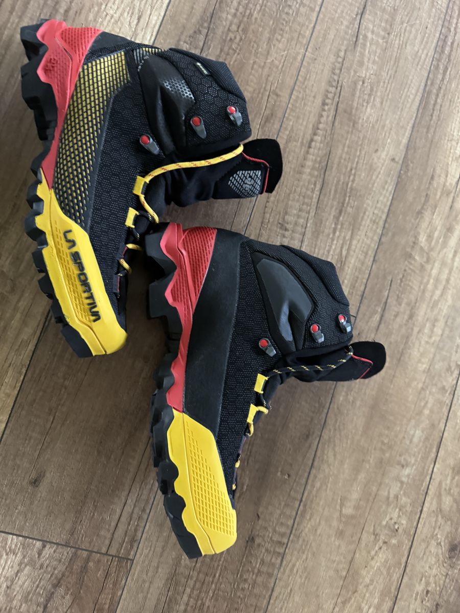 La Sportiva Aequilibrium Boots