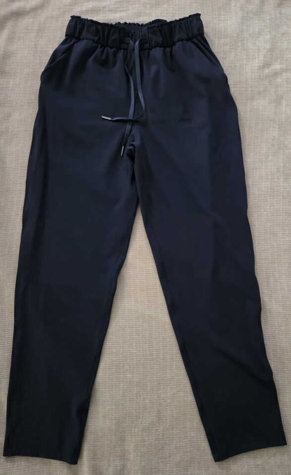 LNC Lululemon W5CRBS Athleisure Pant Navy size 6