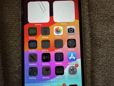 Apple iPhone SE (2nd Gen) 64GB - Cracked Screen & Back, 78% Battery Health, iOS 17.0.1
