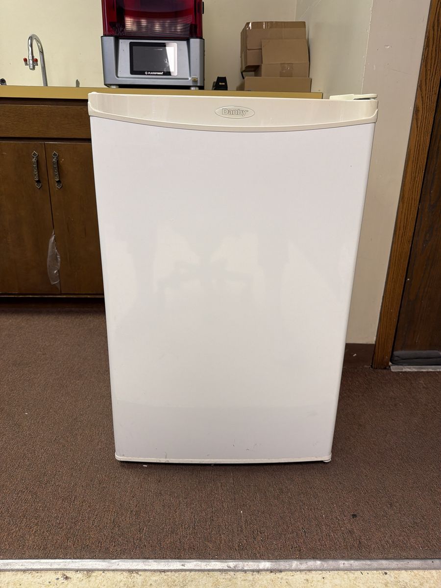 Danby White Compact Mini Fridge - Excellent Condition