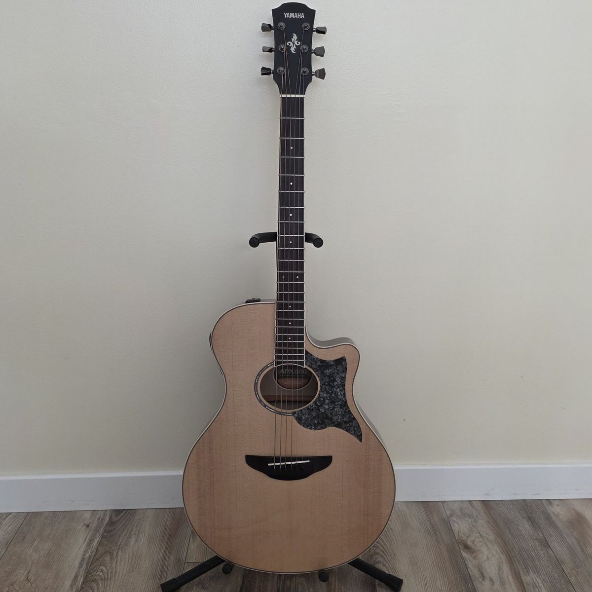 Mint Yamaha APX600 Acoustic-Electric – TUSQ Upgrades + Optional Gotoh Locking Tuners