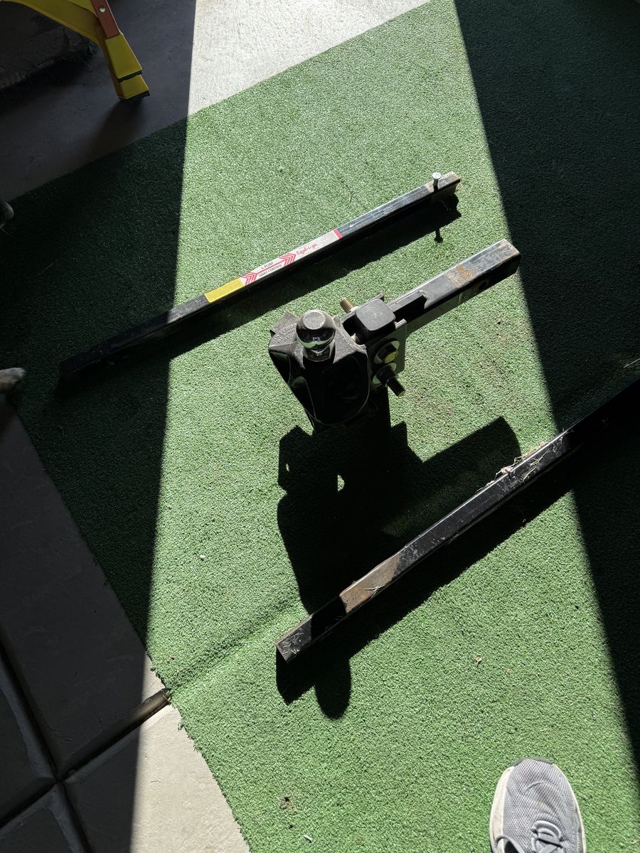 Equalizer Sway Control Hitch