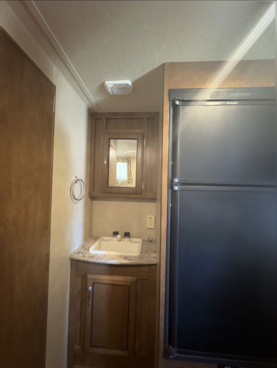 Main image 6
