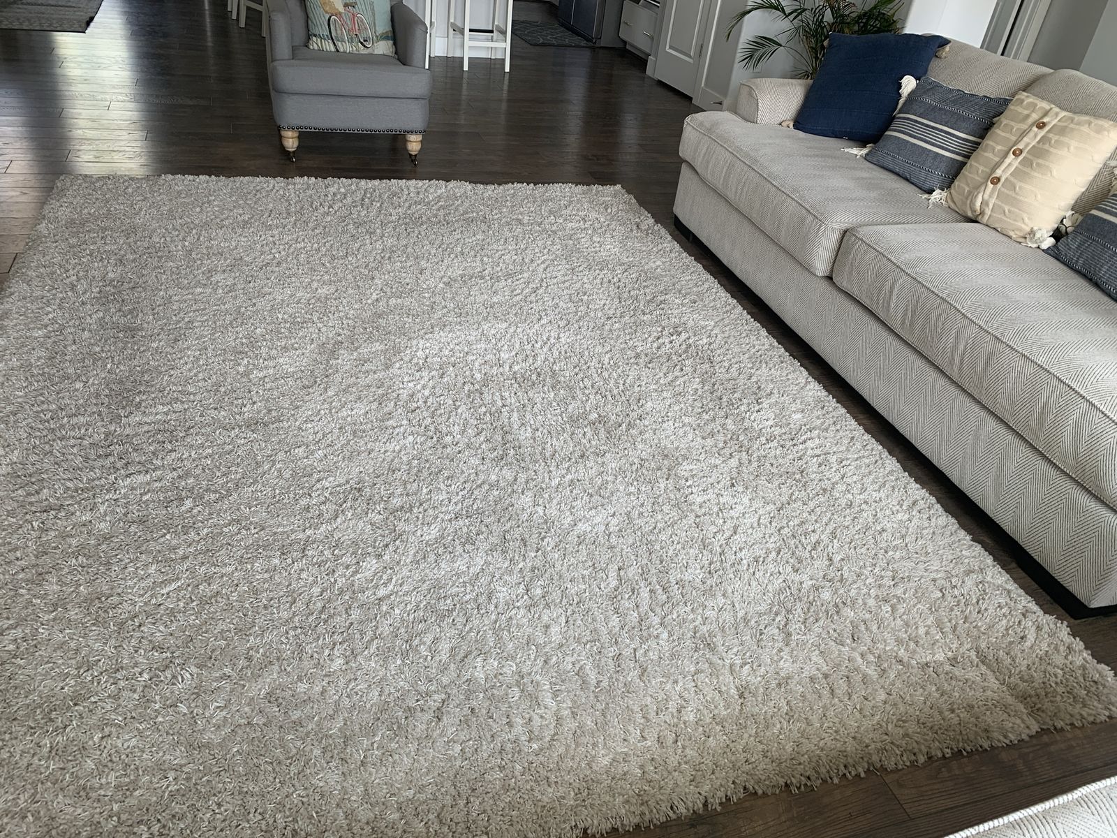 Thomasville cream shag rug 7’x10’