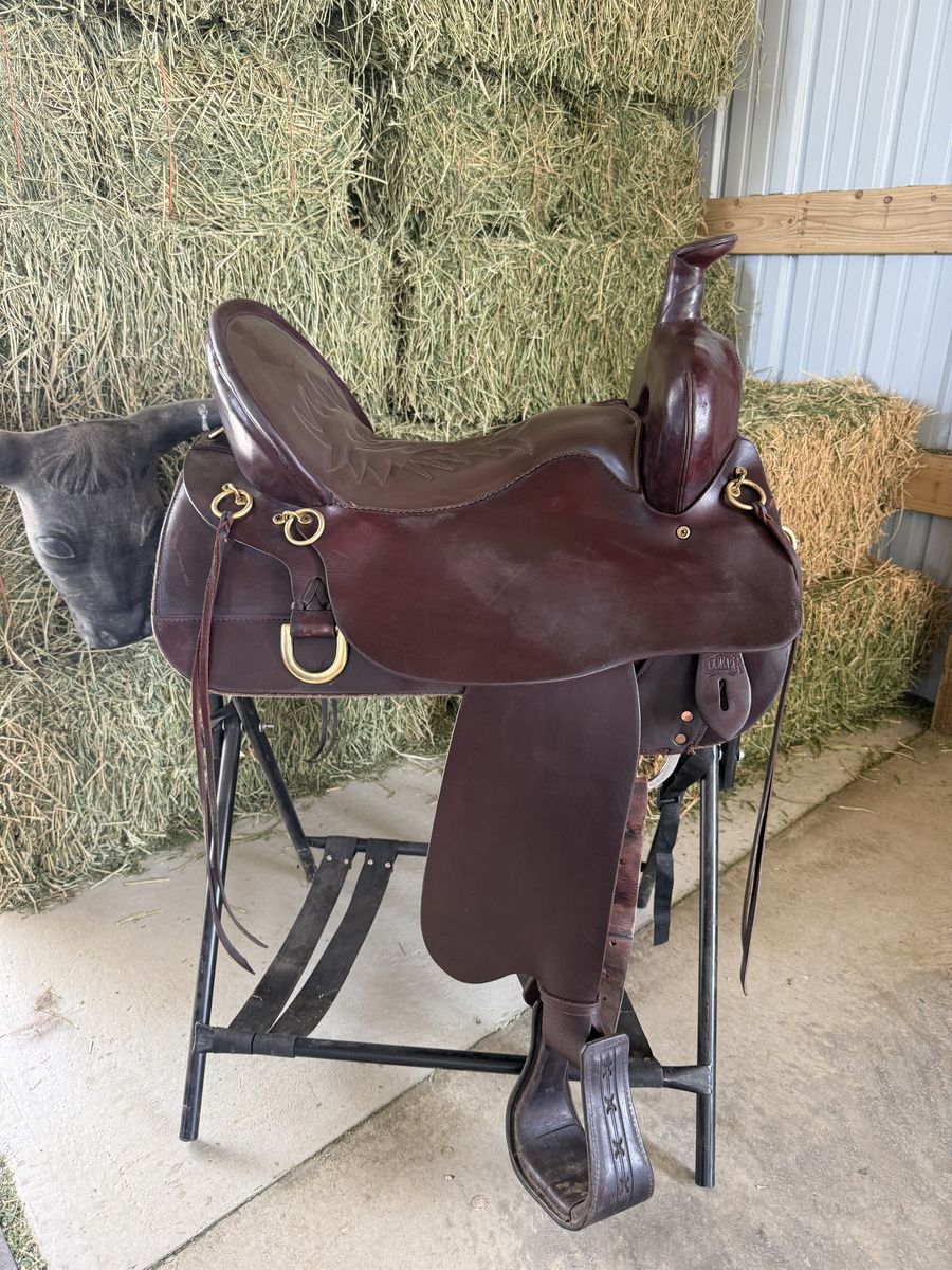 Tucker Saddle