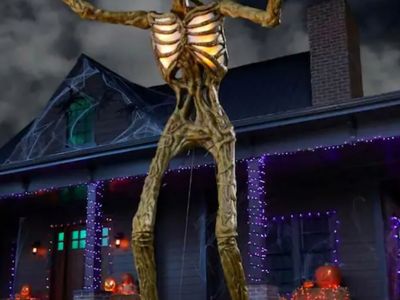 EUC- Halloween 12ft Inferno Skeleton