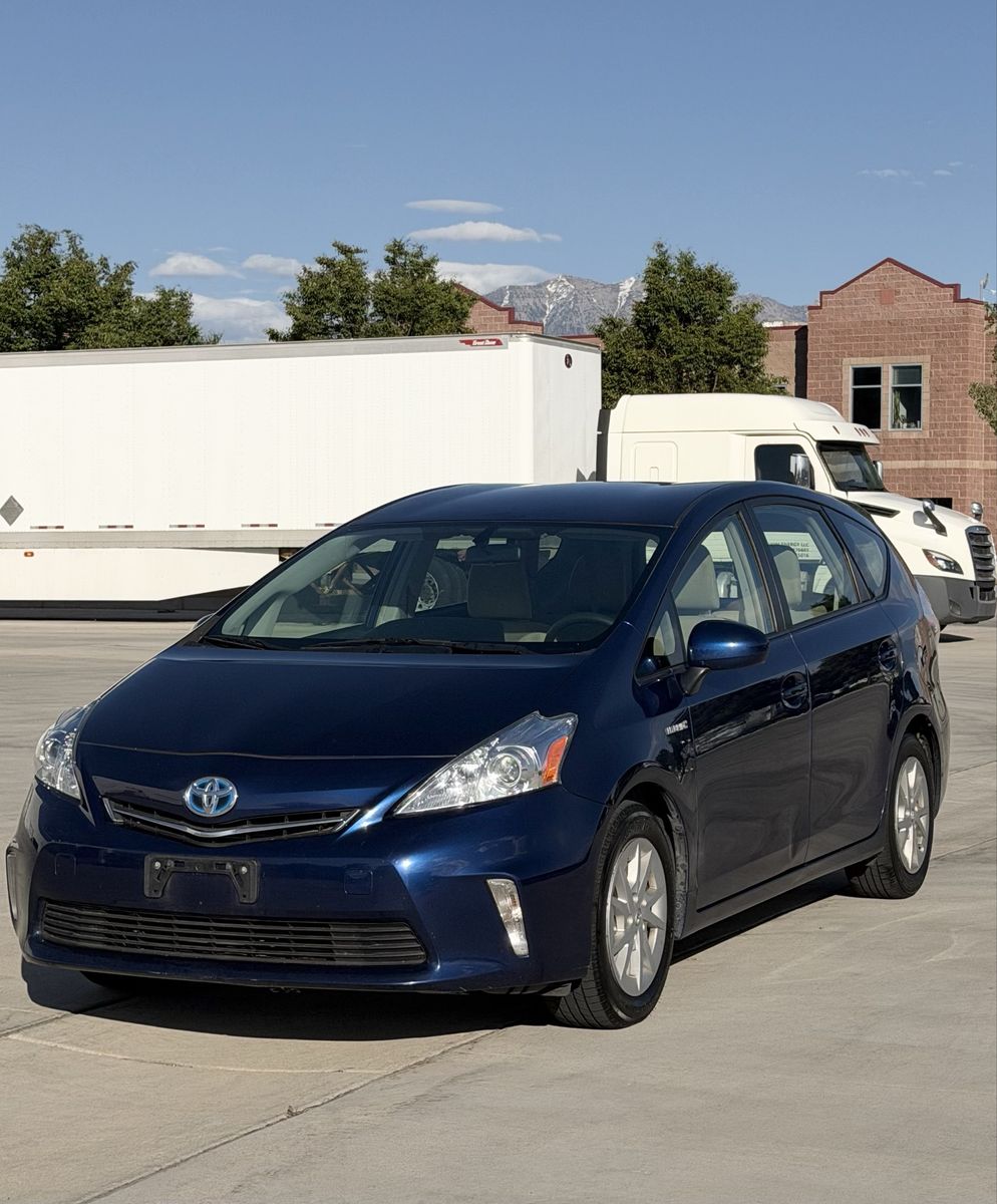 2012 Toyota Prius V Five