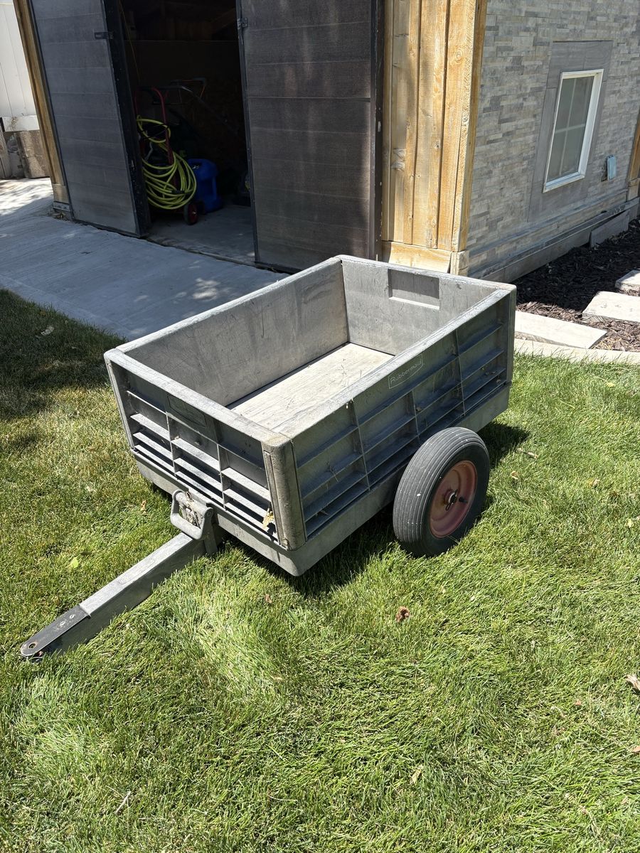 Rubbermaid Outdoor Utility Cart Trailer Wagon - Heavy-Duty Hauler for Yard & Garden