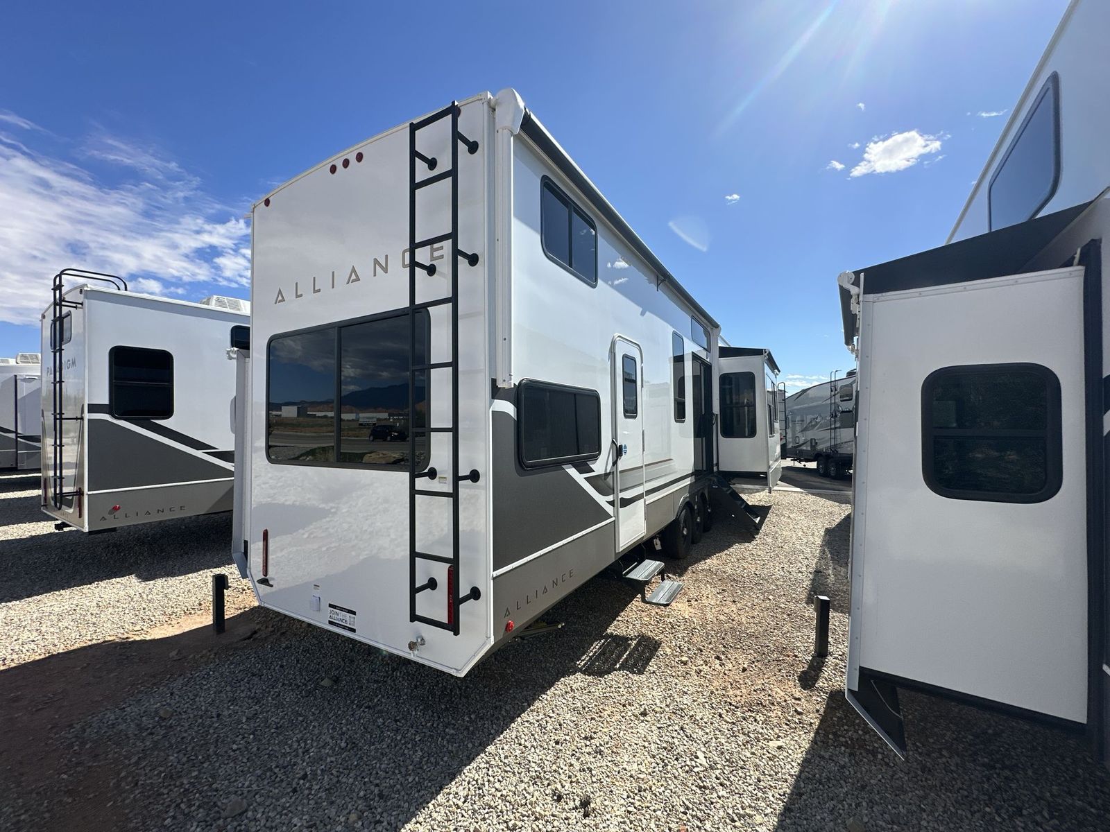2026 Alliance RV Benchmark 42LFT