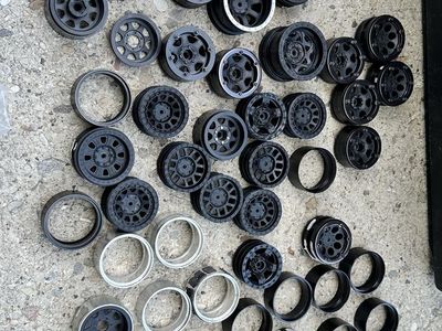 Random plastic bradlocks