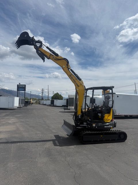 NEW HOLLAND E42 MINI EXCAVATOR