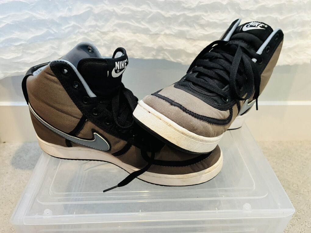 Nike Vandals Supreme Hi Premium Sneakers. M:8.5