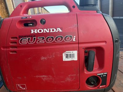 Honda EU 2000w generator with eco mode.
