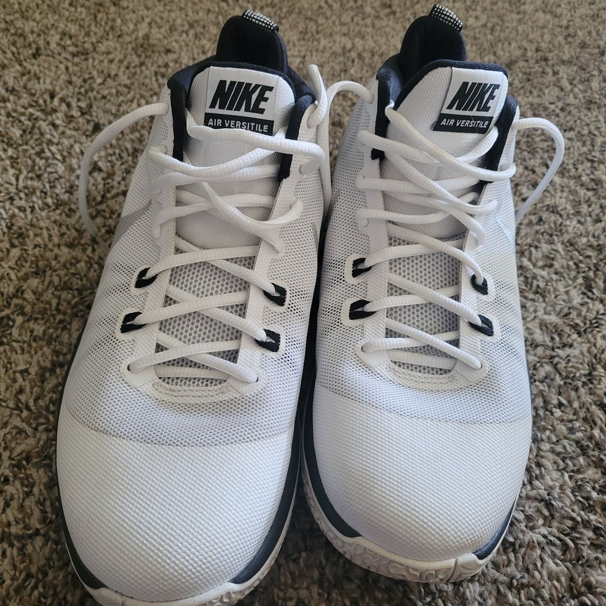 Nike Air Versitile Men's Basketball Shoes - White/Black, Size 11.5 US