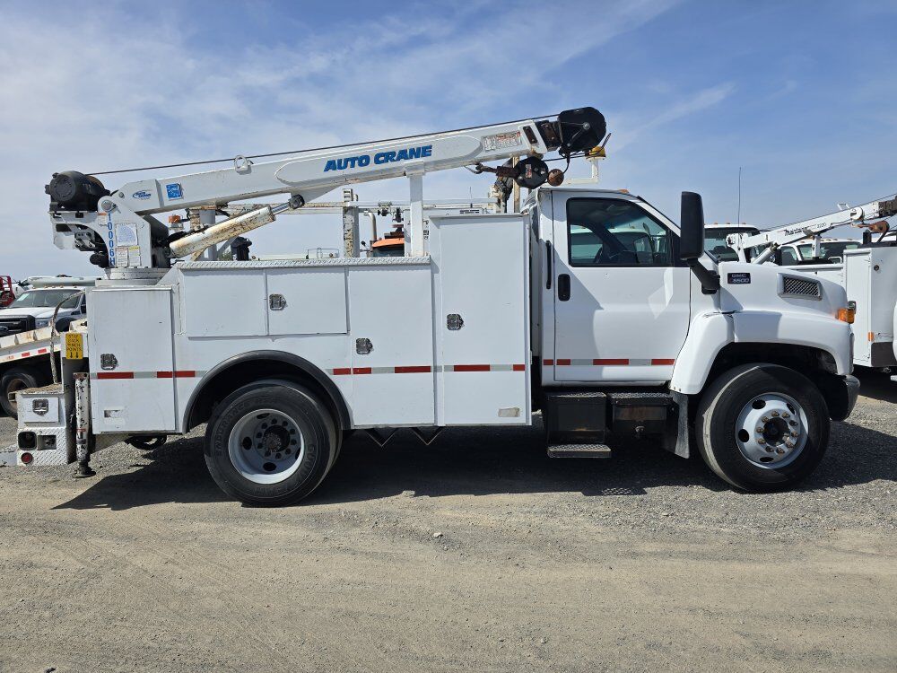 2007 GMC C6500 Service Truck 10k# Crane Air Comp