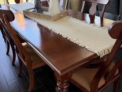 Beautiful Ethan Allen Dining Set for Sale!!