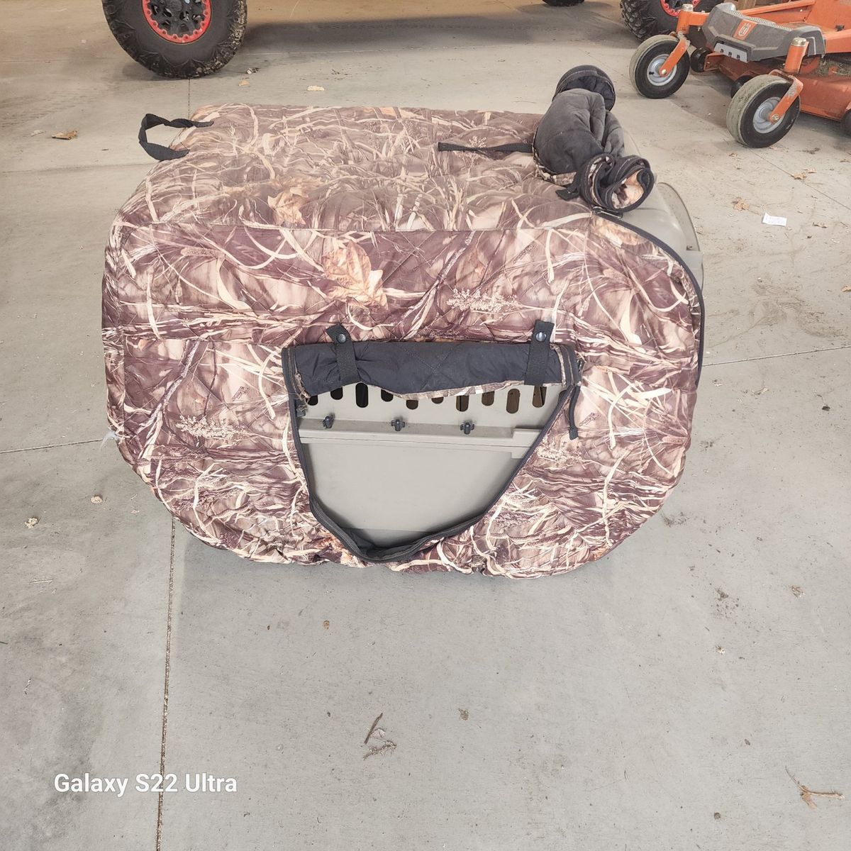 Great Choice Dog Kennel Plastic Crate with Insulated Camo Cover