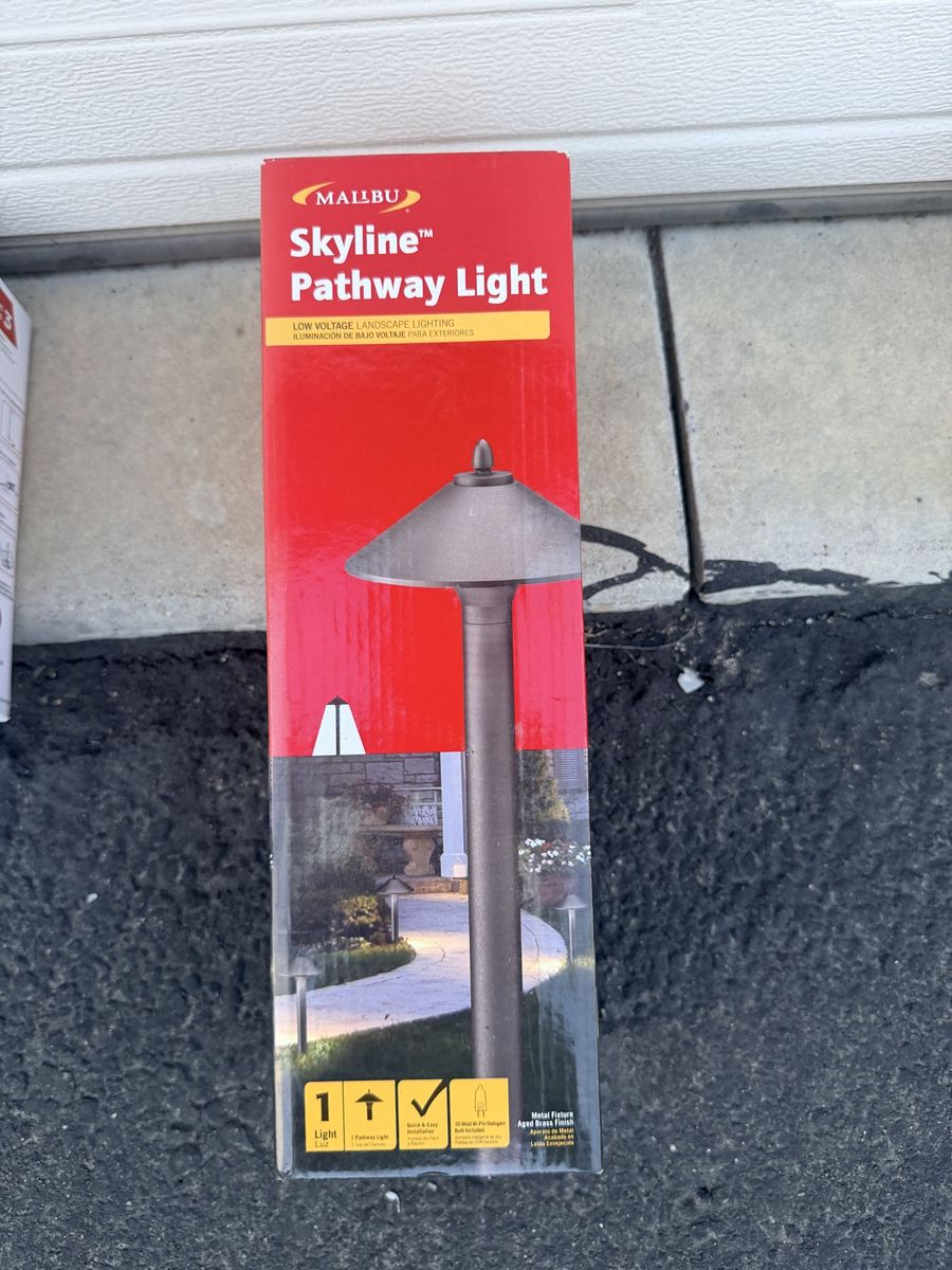 Malibu Skyline Low Voltage Landscape Pathway Light - Aged Brass