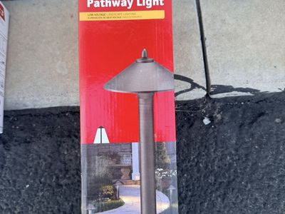 Malibu Skyline Low Voltage Landscape Pathway Light - Aged Brass