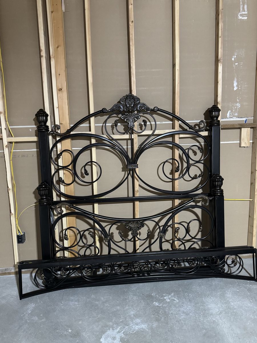 Decorative all metal queen size bed frame