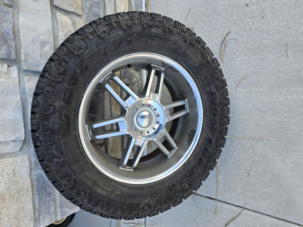 Jeep Rubicon Set of 4 Tires and Rims 35/12.50/R20