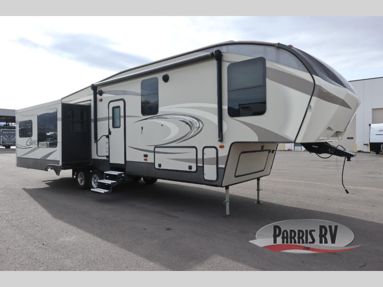 Used 2017 Keystone RV Cougar 327RESWE