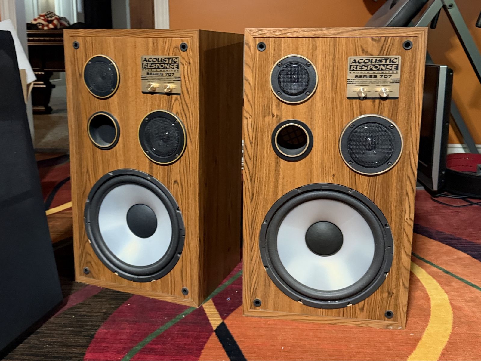 Acoustic vintage speakers