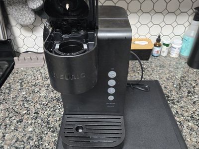 Keurig K-Mini Plus Single Serve K-Cup Pod Coffee Maker in Black with Pod Storage