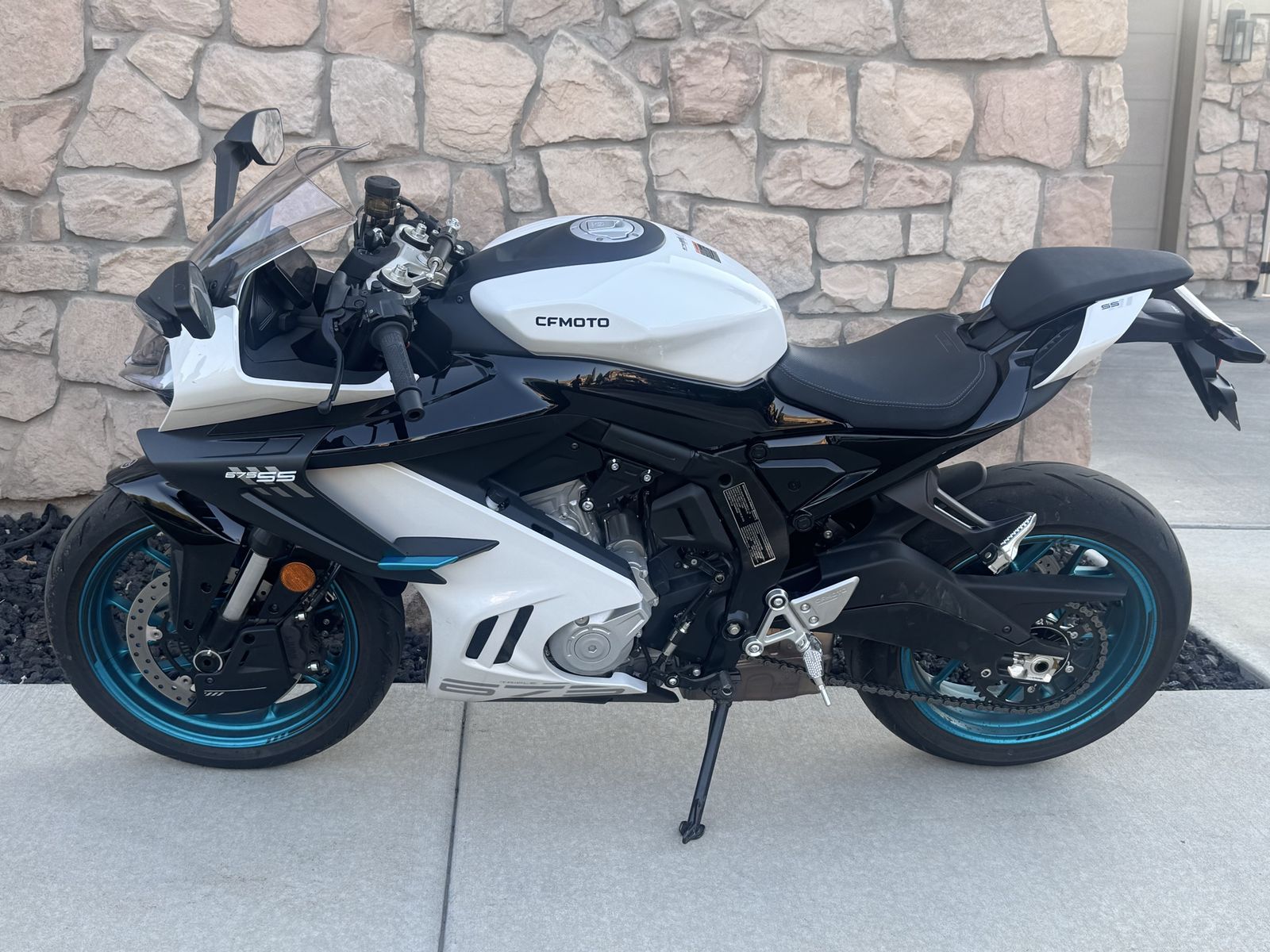 2025 CFMOTO 675 SS Sportbike  Excellent Condition