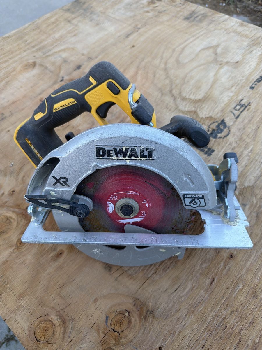 Dewalt XR Brushless Cordless Circular Saw