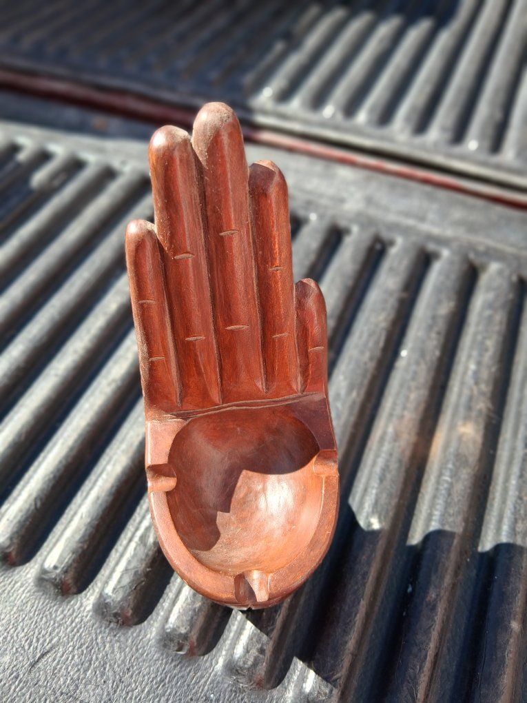 old Collectible wooden hand shaped carved ashtray!