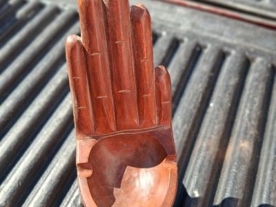 old Collectible wooden hand shaped carved ashtray!