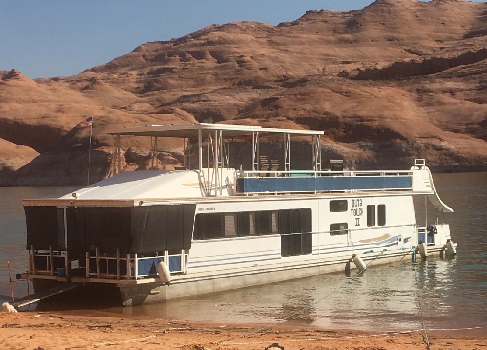 HOUSEBOAT...69 x 16 ft... Solar Power