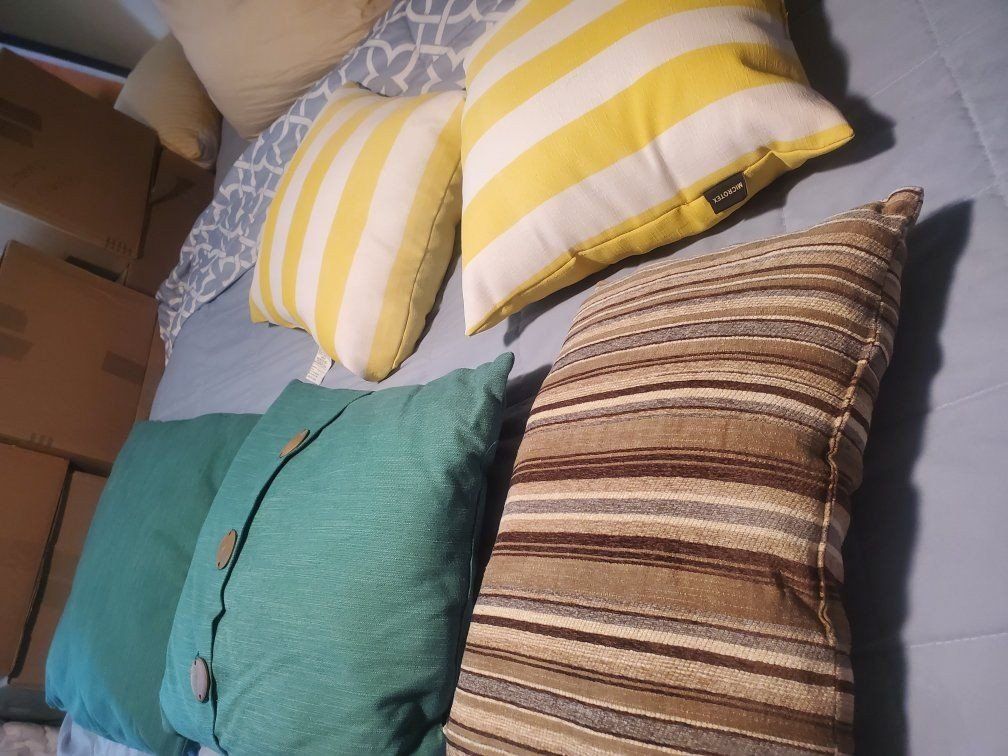 BUNDLE of 5 Pillows New & Gently Used 12 OBO