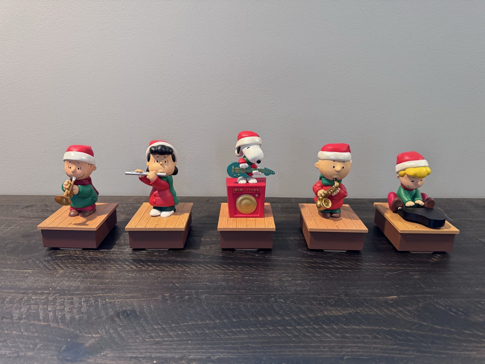 2011 Hallmark Wireless Peanuts Christmas Band Set