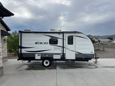 2017 Forest River EVO Travel Trailer