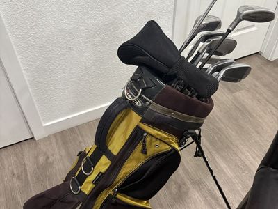 Used Cleveland Golf Club Set with Bag - Full Set for Right-Handed Golfers, Good Condition