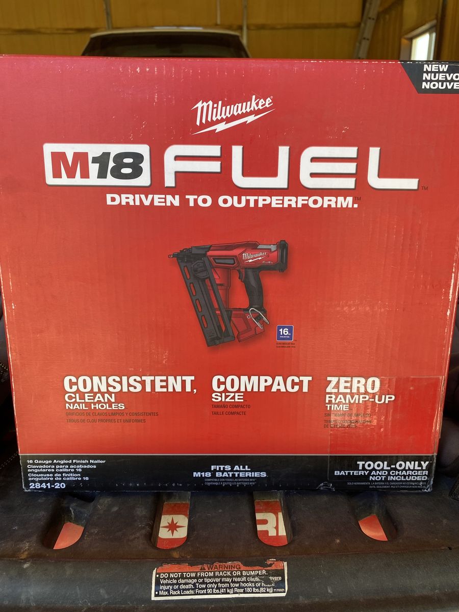 Milwaukee nail gun nailer