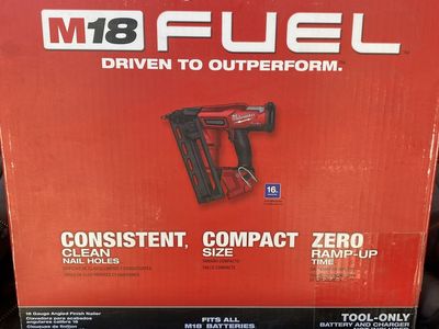 Milwaukee nail gun nailer