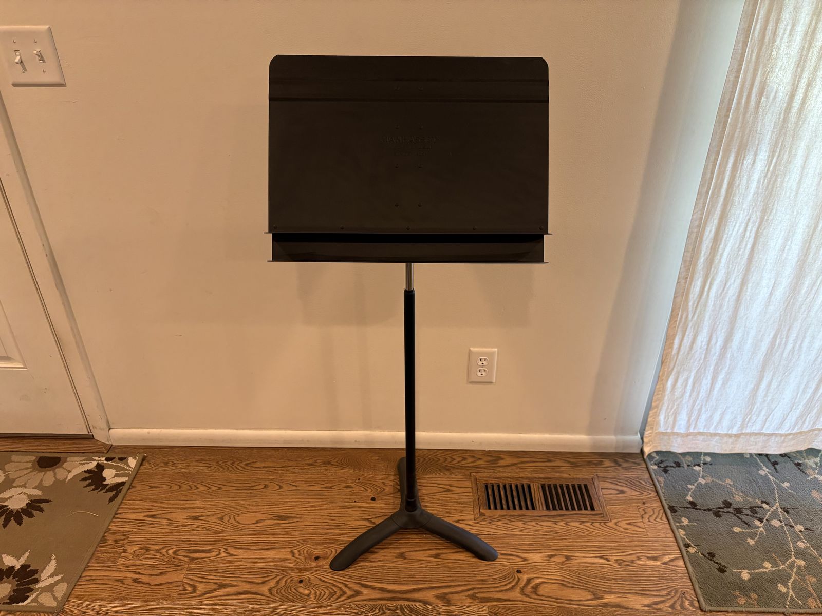 Black Manhasset #5001 Double Lip Music Stand