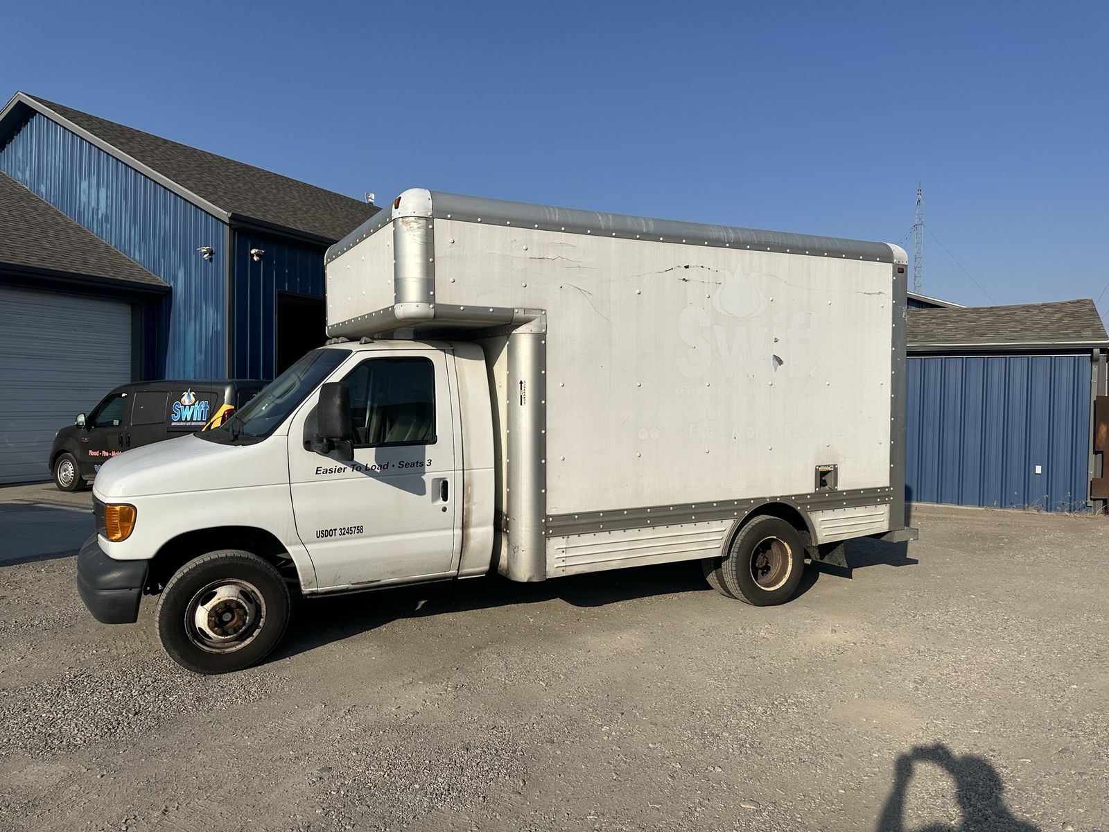 2007 Ford E-450 and Econoline 450 