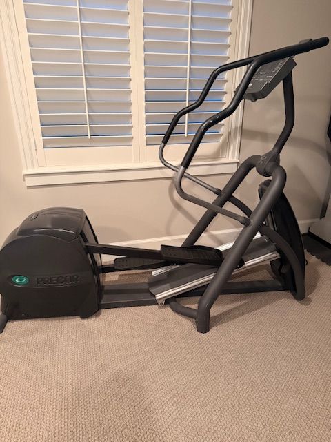 Elliptical- Precor EFX546- Commercial grade