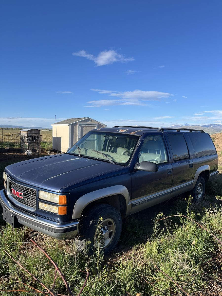1999 GMC Suburban K2500 SLT