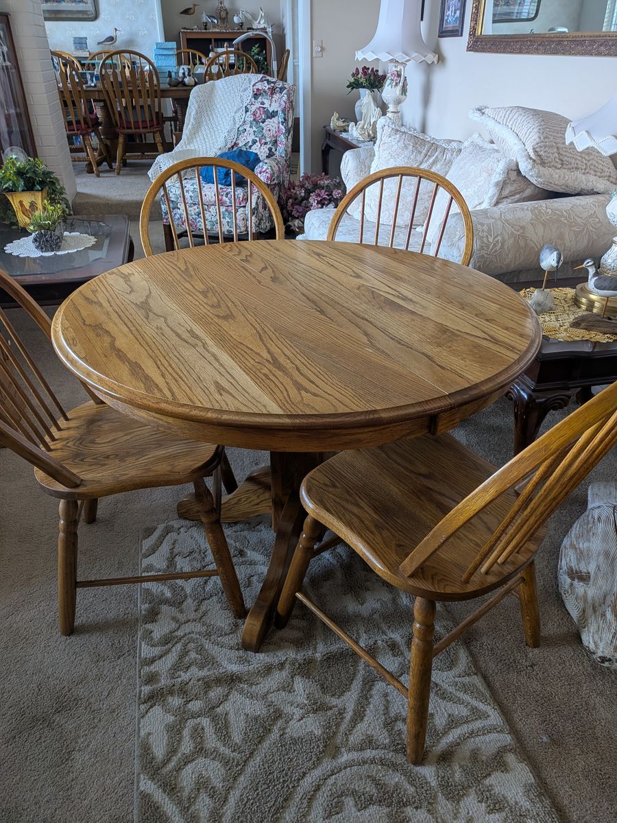 Solid Oak Kitchen Table & 4 Chairs